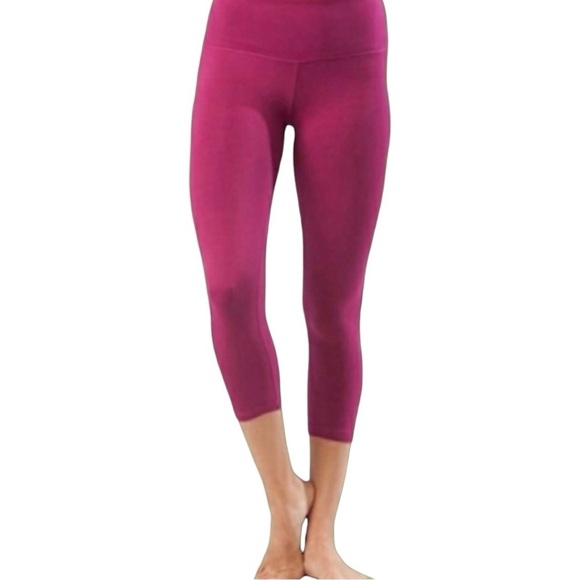 Yogalicious leggings size xs. Criss cross detail on bottom of leg. - Picture 1 of 11